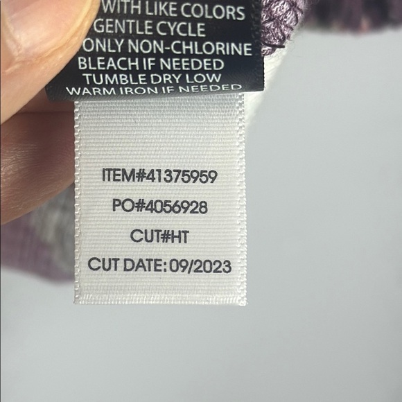 Torrid Babydoll Crinkle V-Neck Red Floral Long Sleeve Smocked Top Size 2 - Picture 9 of 11